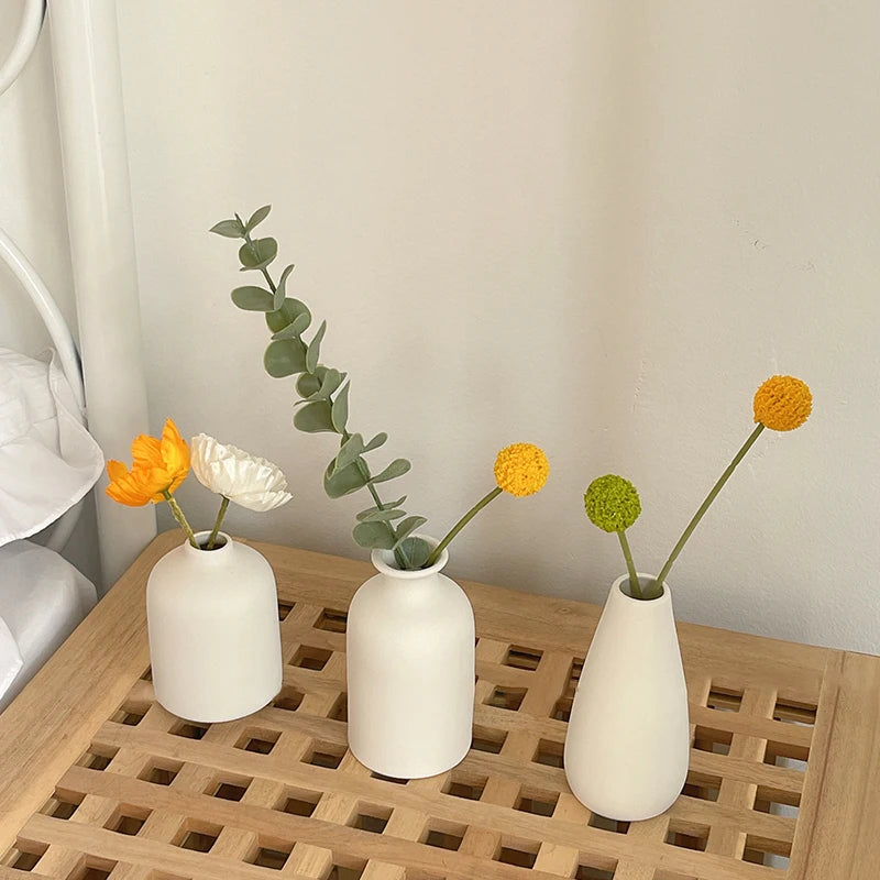 Modern Nordic Flower Vases INS Ceramic White Vase Flower Pot Vase for Home Living Room Interior Office Desktop Decor Crafts