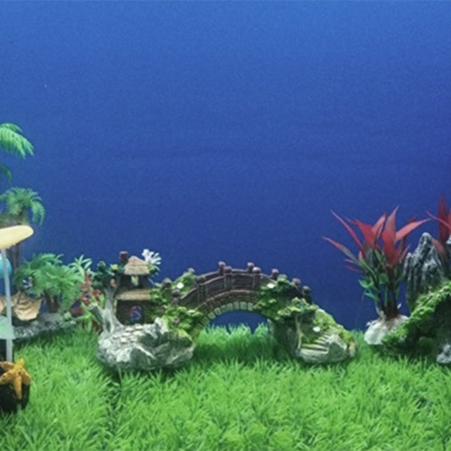 🐠 Fish Tank Resin Bridge – Elegant Underwater Decor